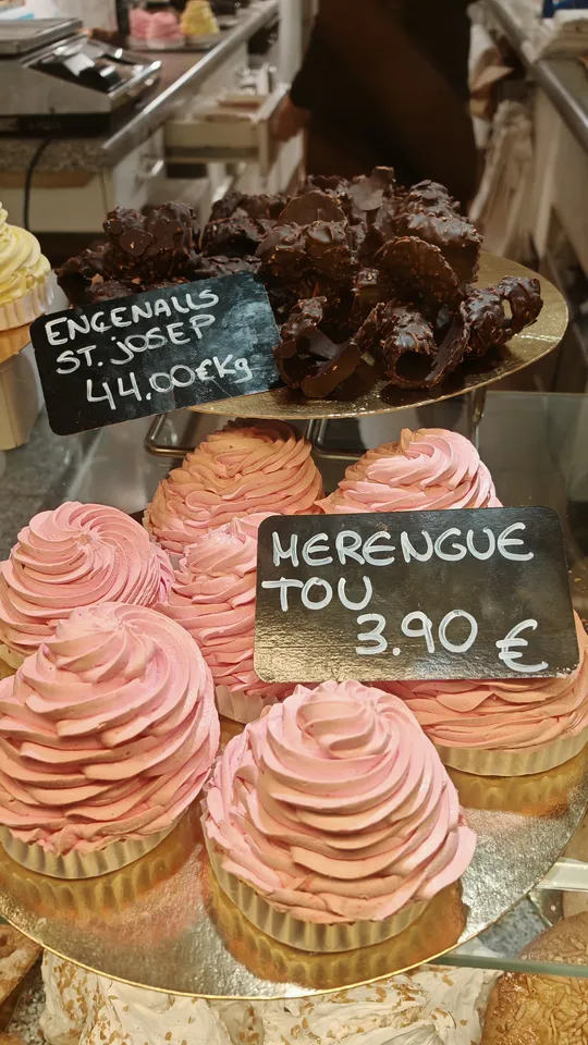 Encenalls de xocolata amb ametlla, amb la pissarreta del preu