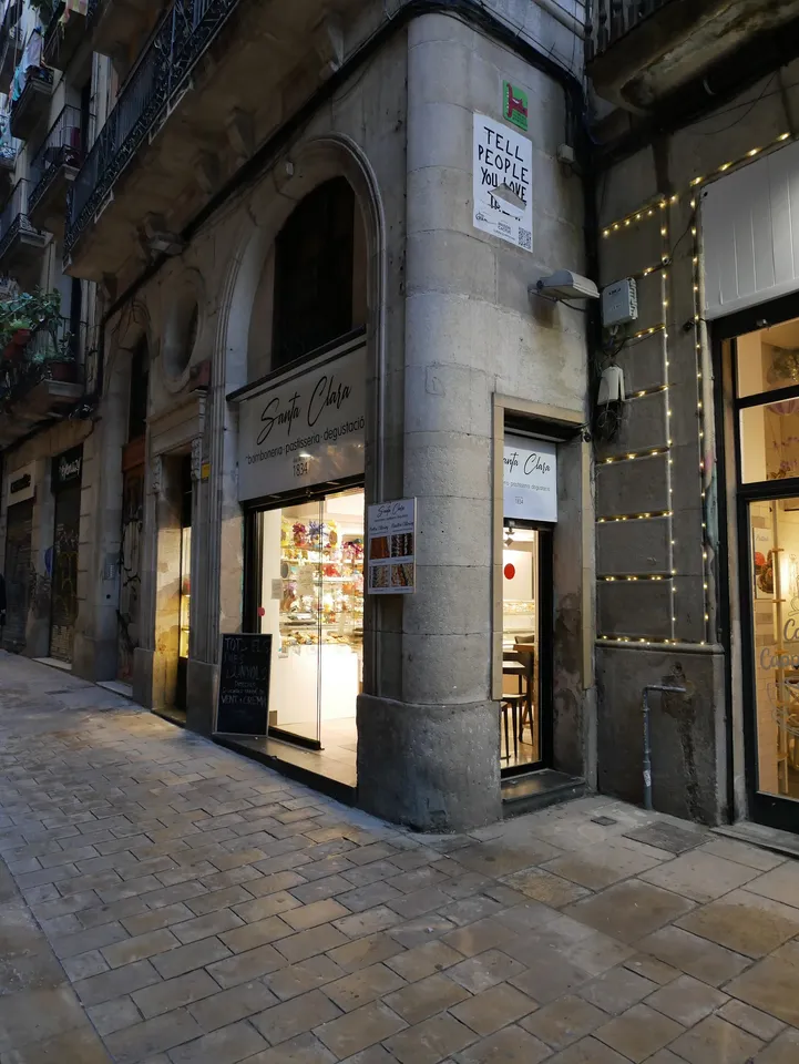 L'entrada de Santa Clara, a la cantonada del carrer de la Llibreteria